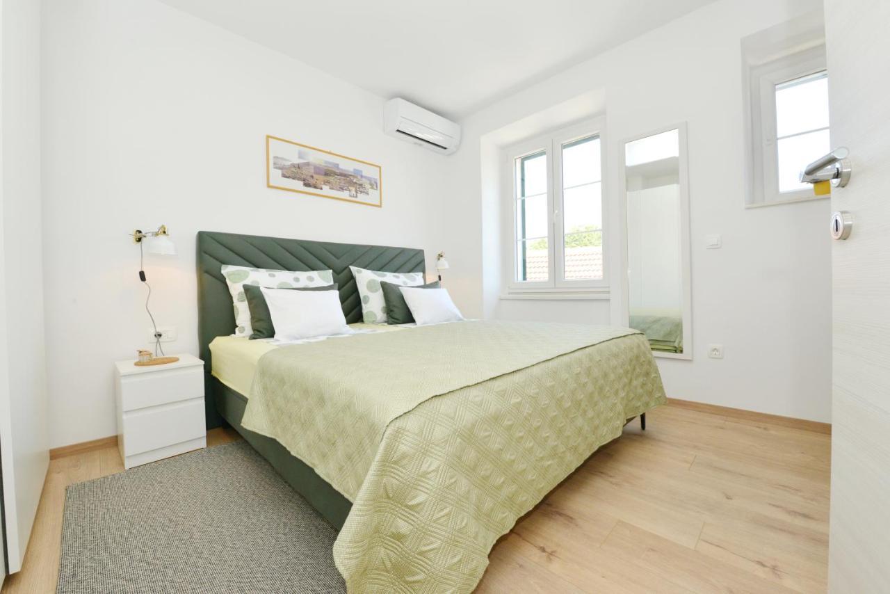 Apartman Junona - Poluotok Na Dlanu Zadar Bagian luar foto